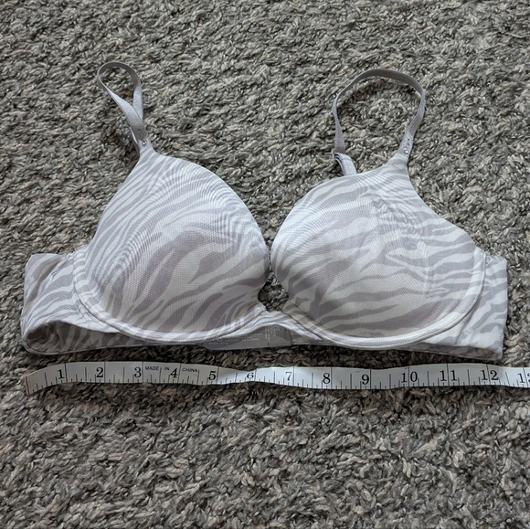 Victoria's Secret Biofit Demi uplift grey white zebra stripe bra 36B - Picture 9 of 9